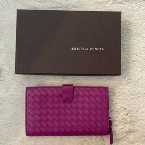 Authentic Bottega Veneta purple/fuschia wallet. Preowned wallet, check pictures